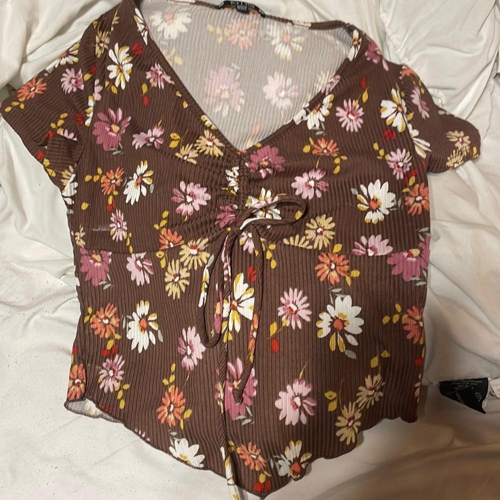 cropped floral top